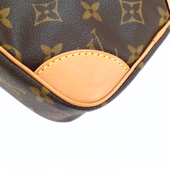 Louis Vuitton Monogram Danube Crossbody - Picture 5 of 12